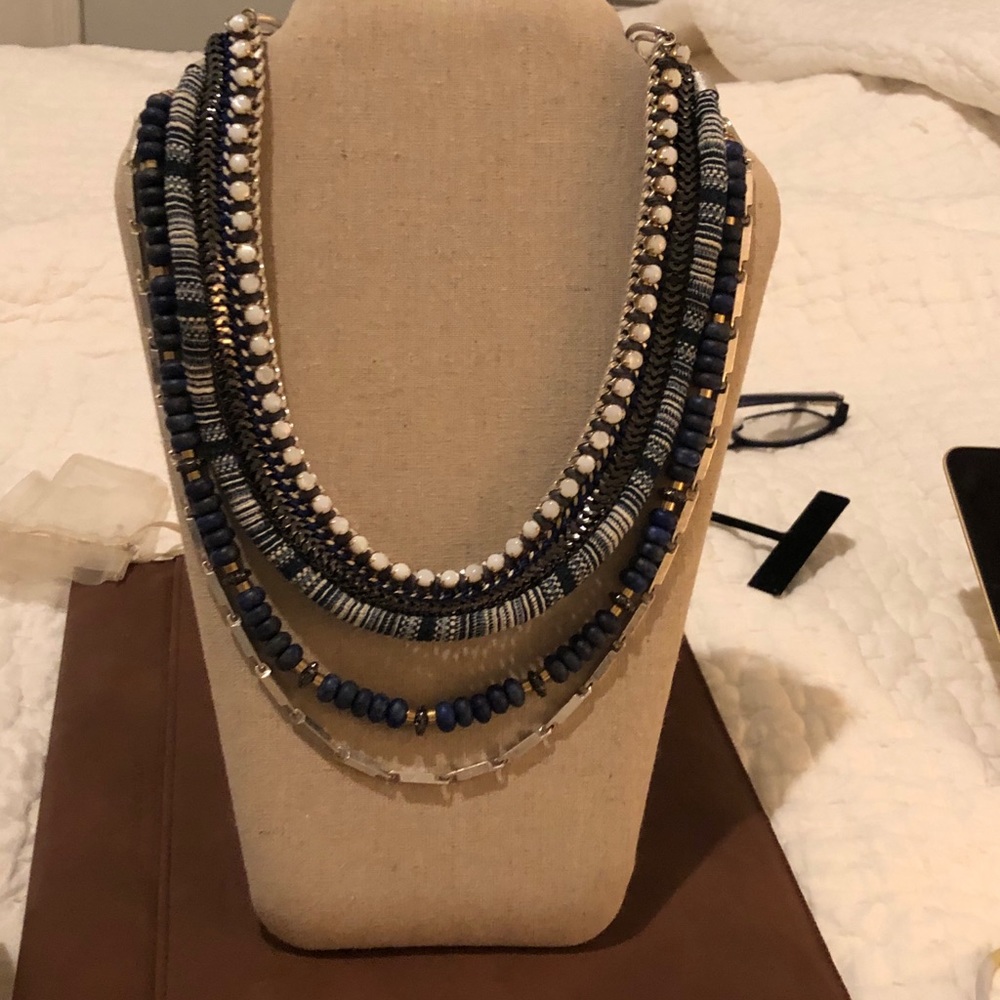 Two statement necklaces - Picture 13 of 14